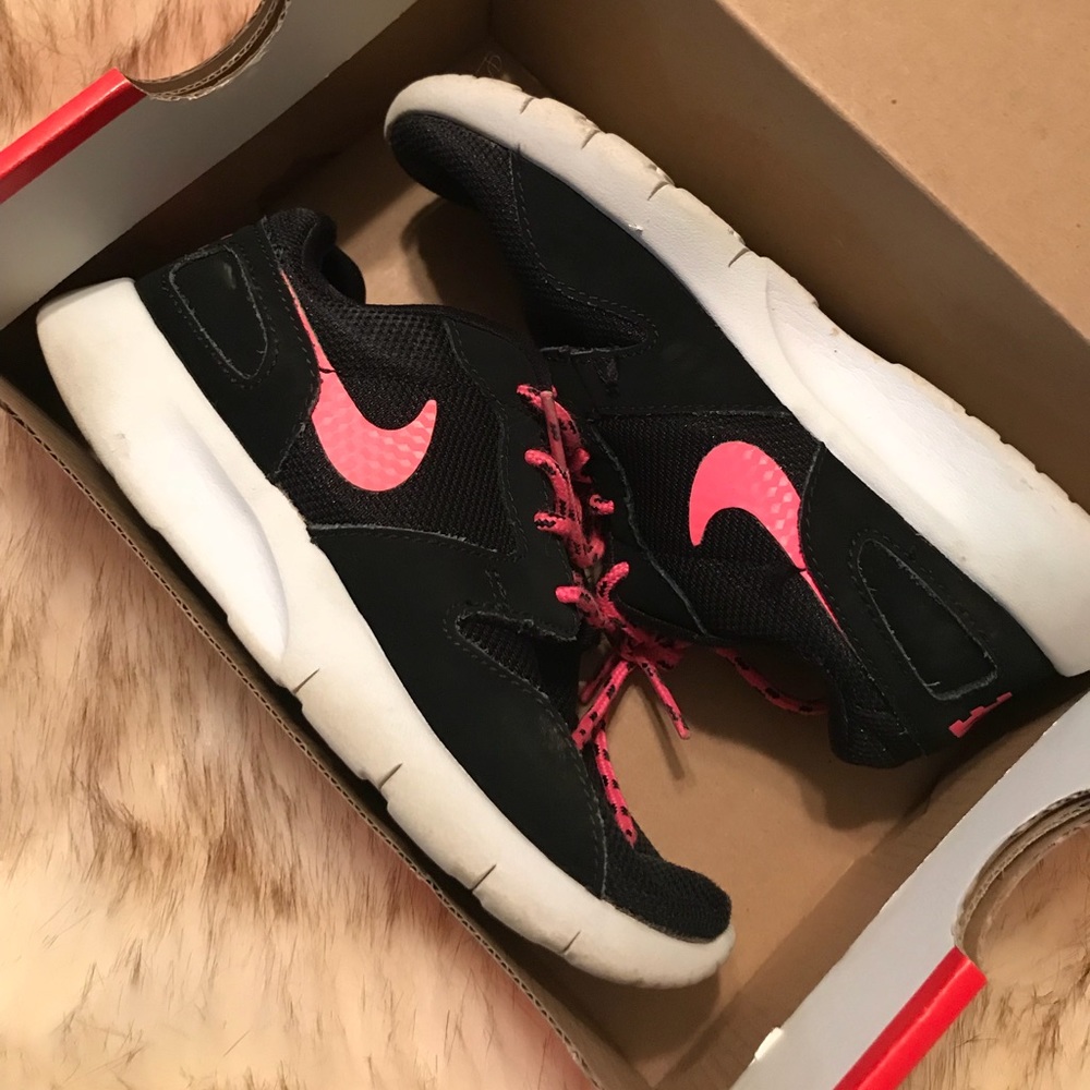 Tennis shoes for little girls